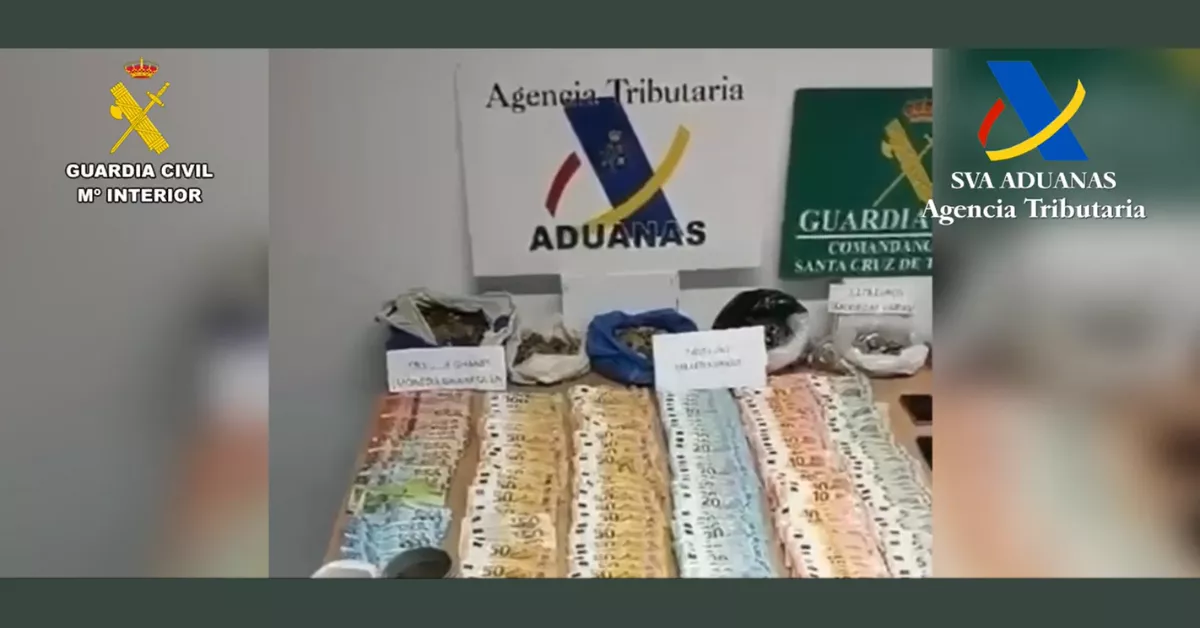 Objetos incautados por la Guardia Civil a las cinco personas detenidas en La Laguna por tráfico de sustancias. / GUARDIA CIVIL