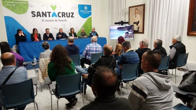 Reunión del Ayuntamiento de Santa Cruz de Tenerife y los comerciantes del Rastro de la capital. / AYUNTAMIENTO DE SANTA CRUZ DE TENERIFE