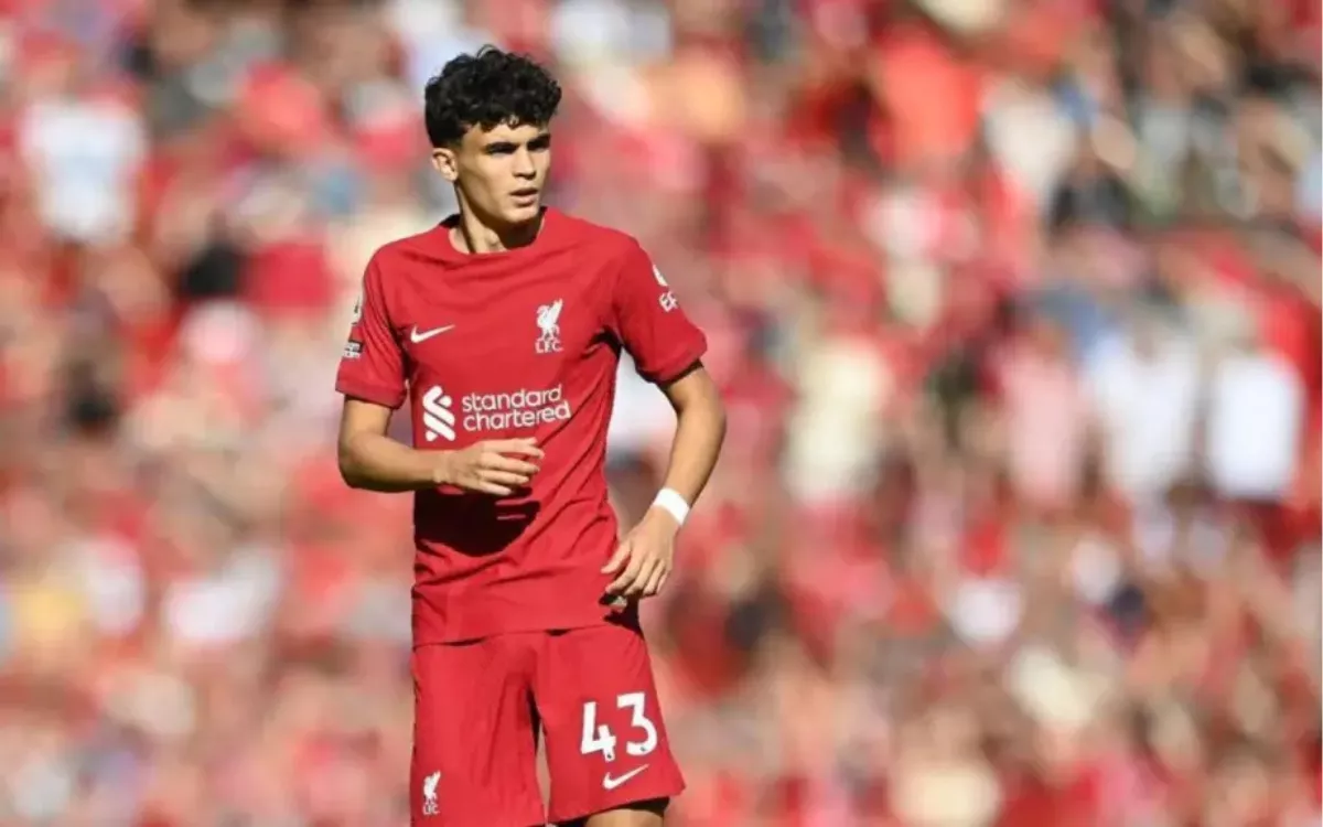 La UD Las Palmas gana la puja por Stefan Bajčetić. / EFE