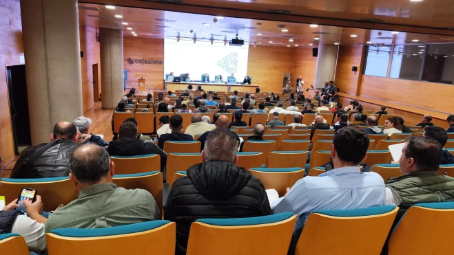 Instantes de la puja del Carnaval de Santa Cruz de Tenerife. / AYUNTAMIENTO DE SANTA CRUZ DE TENERIFE Instantes de la puja del Carnaval de Santa Cruz de Tenerife. / AYUNTAMIENTO DE SANTA CRUZ DE TENERIFE