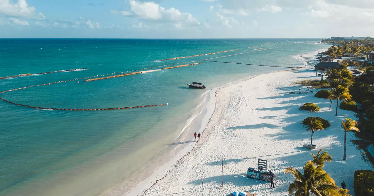 Imagen de una playa paradisíaca / PEXELS