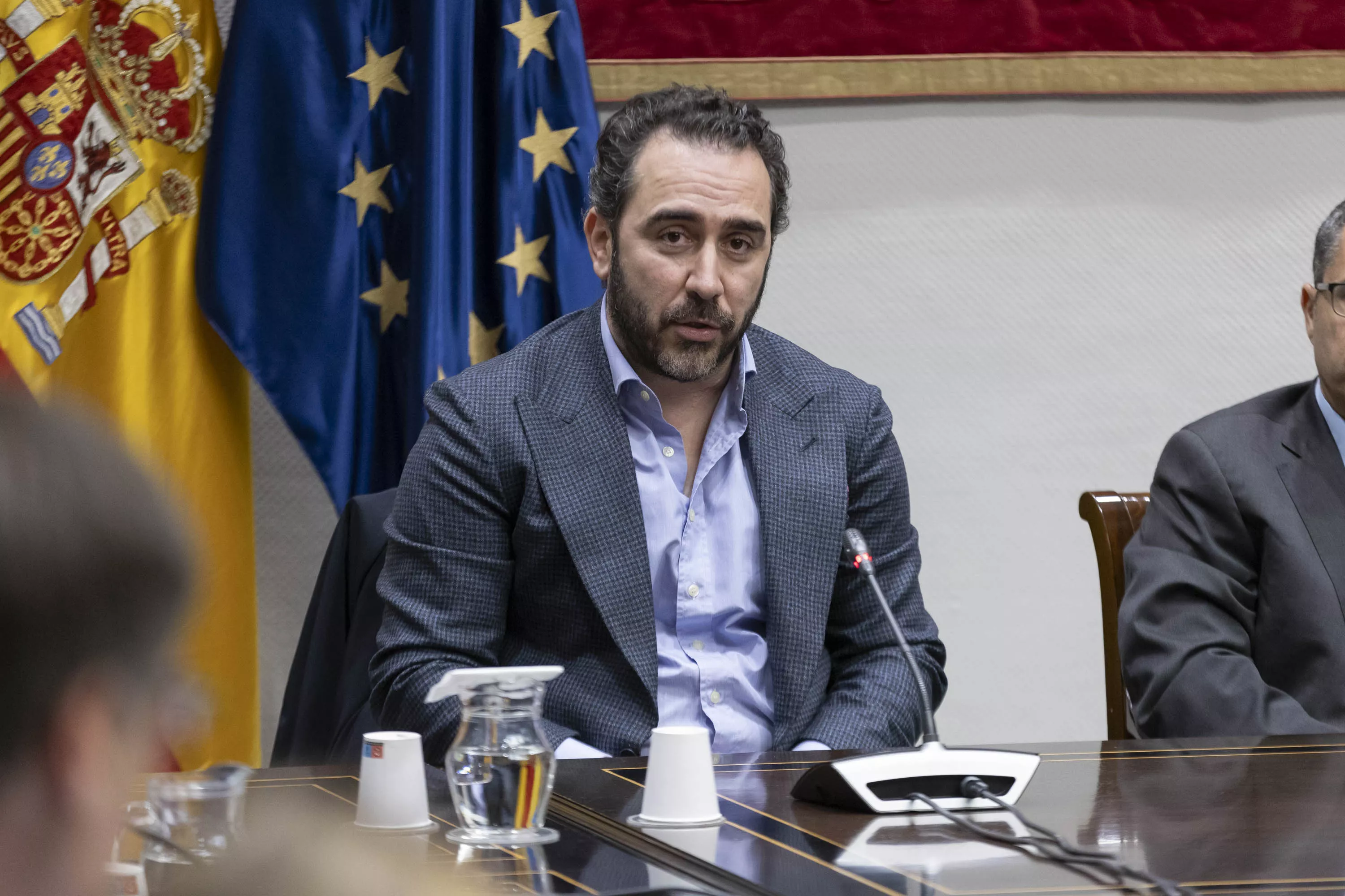 El abogado y empresario, Víctor de Aldama a su llegada al Parlamento de Canarias. / MIGUEL BARRETO-EFE