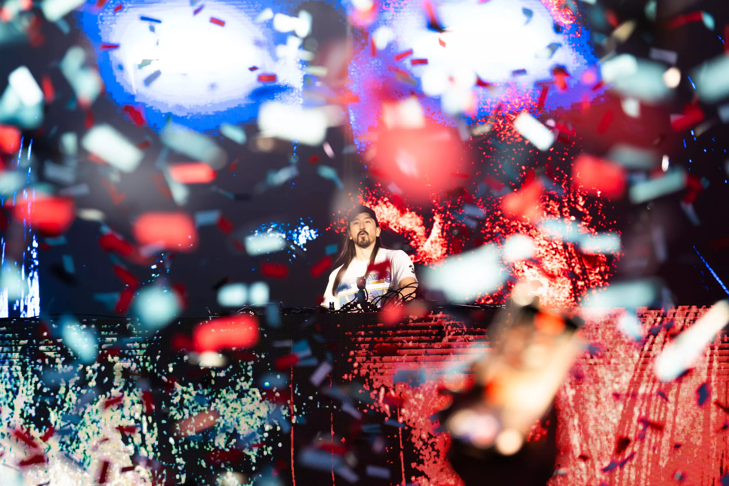 Acento canario y un brillante Steve Aoki en el IQOS Game Changers de Barcelona. / LUIS MIGUEL AÑÓN