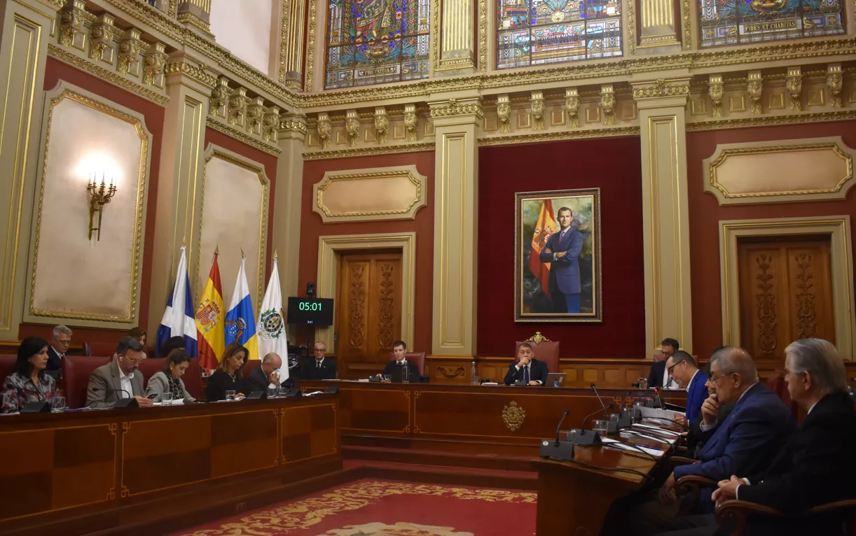 Pleno del Ayuntamiento de Santa Cruz de Tenerife. / Atlántico Hoy
