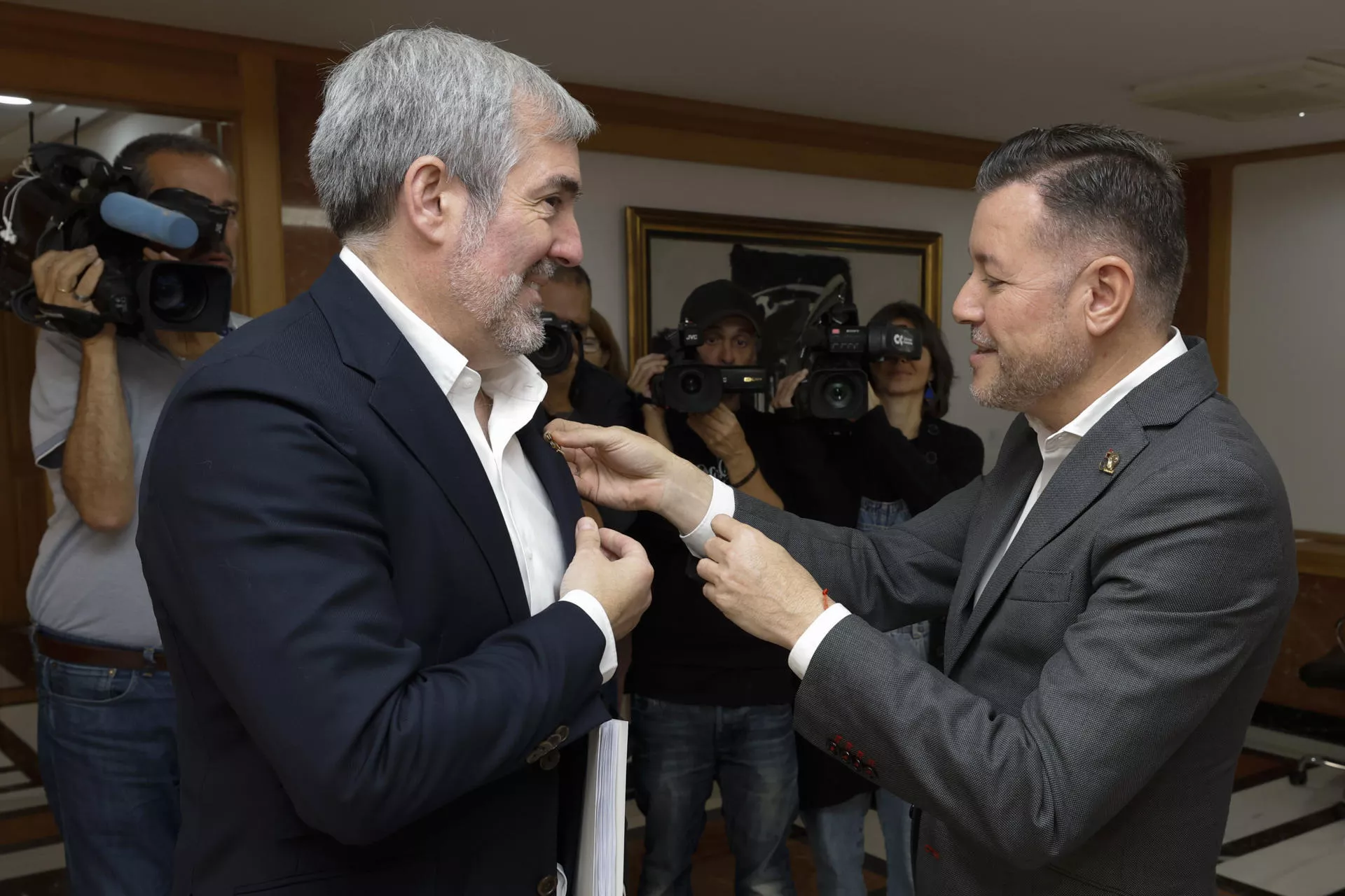 Teodoro Sosa asegura que “seguiré siendo municipalista, nacionalista y progresista” tras romper con NC. / ELVIRA URQUIJO A.-EFE 