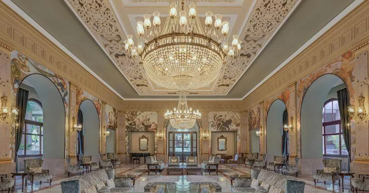 Imagen de la arquitectura interna del hotel al estilo Beverly Hills  BARCELÓ