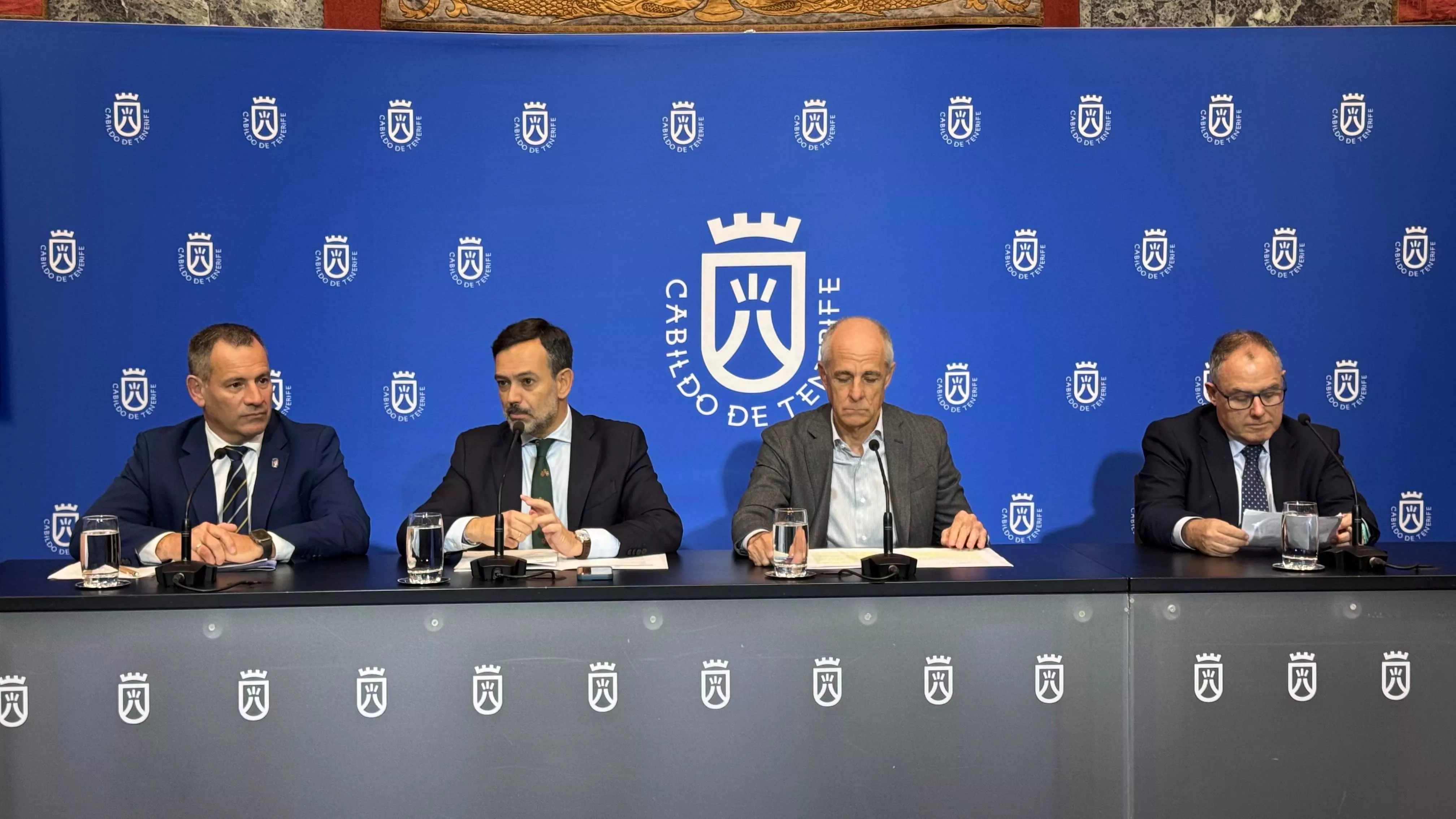 De izquierda a derecha Pedro González, Lope Afonso, Santiago Sesé, y Arturo Escuder. / CABILDO DE TENERIFE