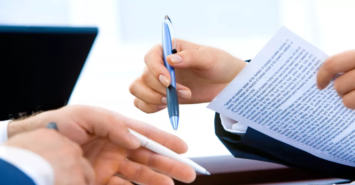 Imagen de una persona en una entrevista de trabajo / PIXABAY