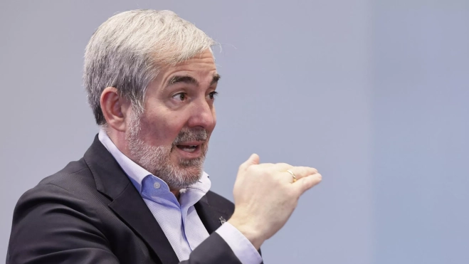 El presidente del Gobierno de Canarias, Fernando Clavijo, durante su entrevista con EFE./ EFE