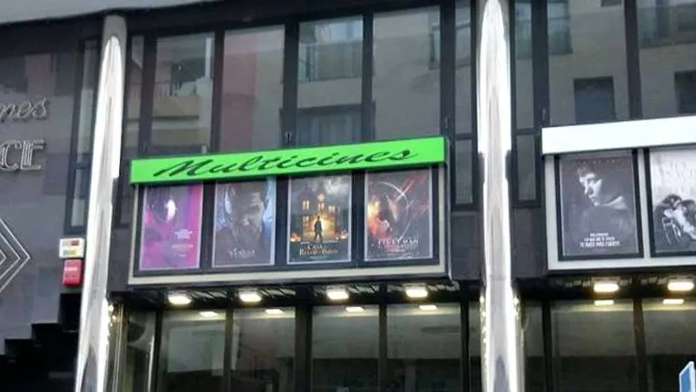 Exterior de los antiguos multicines Price | IMAGEN DE LA RED