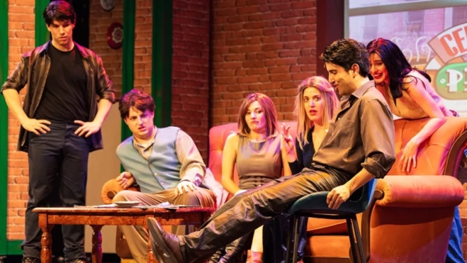 Escena del musical de Friends / AH