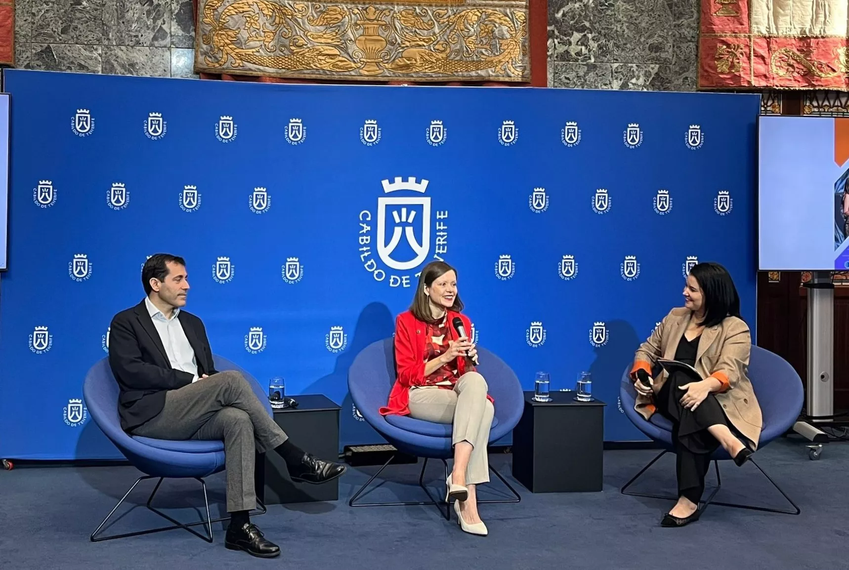 Conversatorio del Día de la Mujer y la Niña en la Ciencia en Cabildo de Tenerife. /Beatriz de Vera