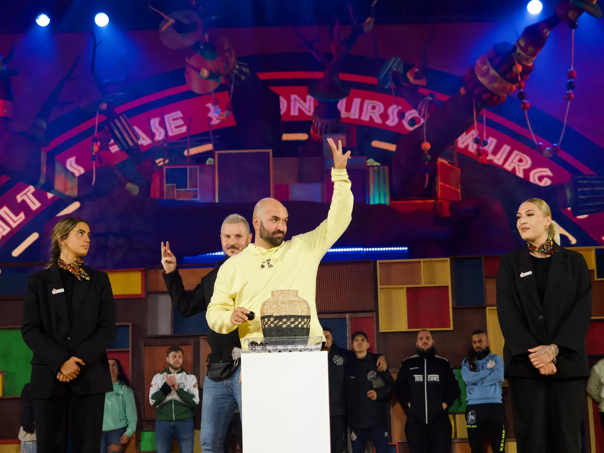 Imagen de la tercera fase del concurso de murgas, donde se han dado a conocer a los finalistas. / AYUNTAMIENTO DE SANTA CRUZ DE TENERIFE