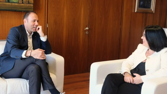 Encuentro entre Carolina Darias y Berni Álvarez Encuentro entre Carolina Darias y Berni Álvarez