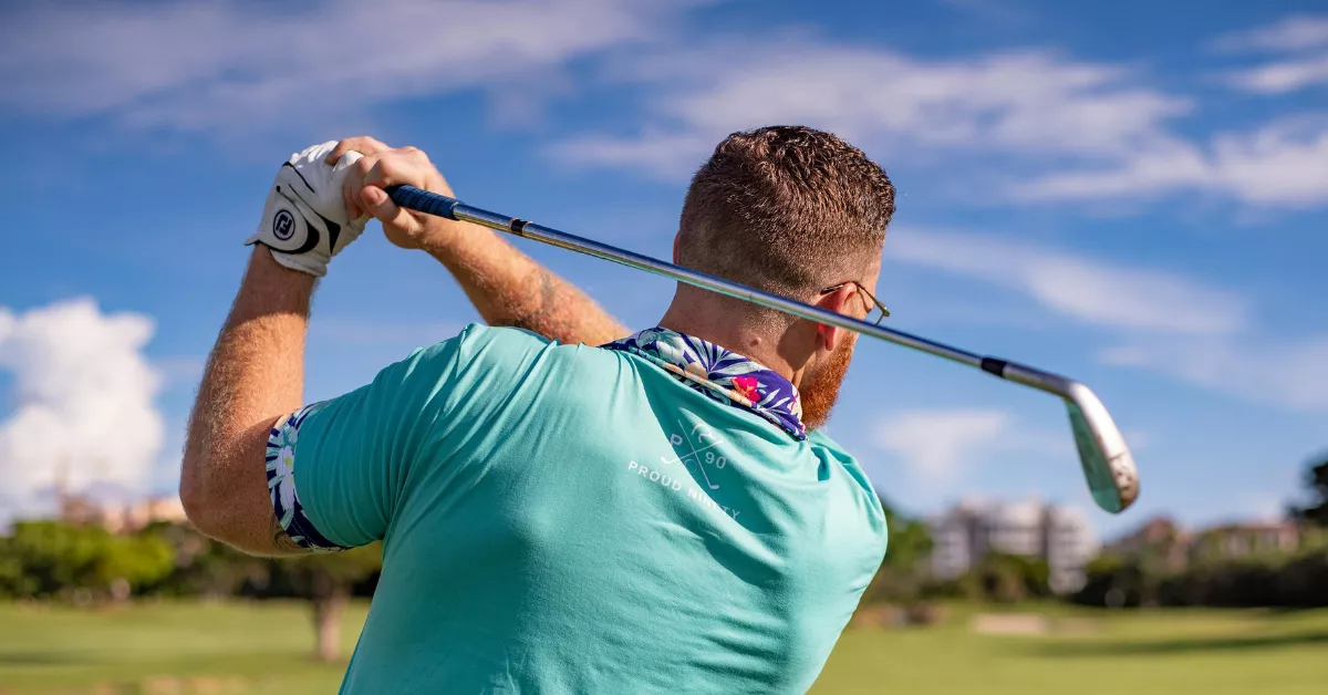 Imagen de una persona jugando al golf / PEXELS