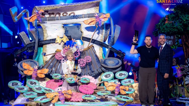 Cinthya Pérez, primera dama de honor. / CARNAVAL DE SANTA CRUZ DE TENERIFE - I LOVE THE WORLD