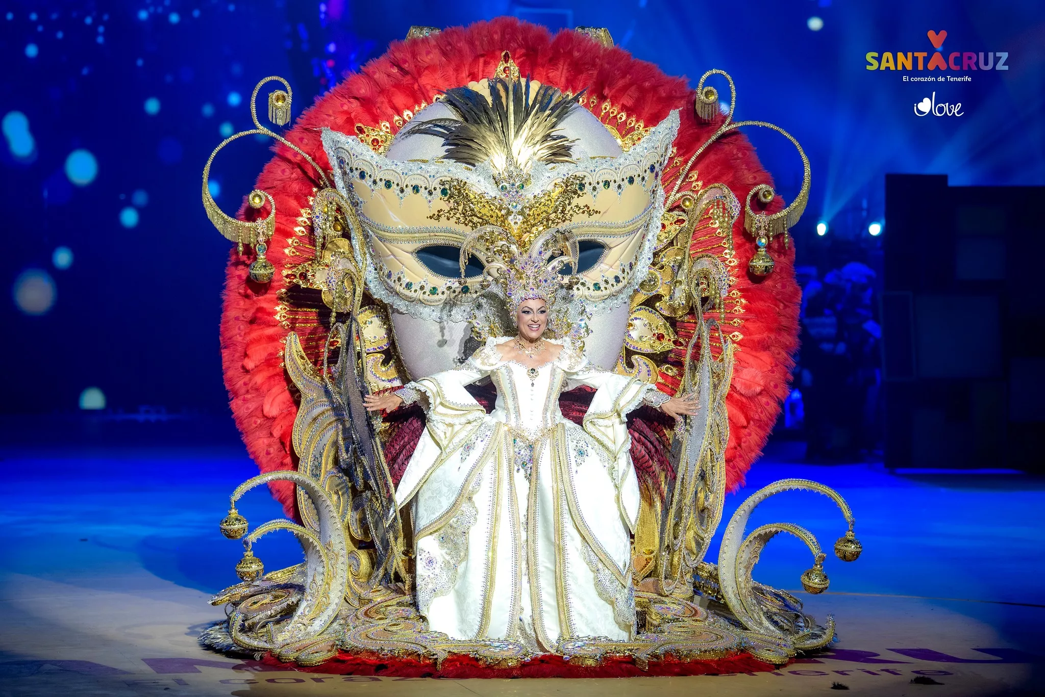 María Julia Bello, Reina de los Mayores Carnaval 2025. / AYUNTAMIENTO DE SANTA CRUZ DE TENERIFE -  I LOVE THE WORLD