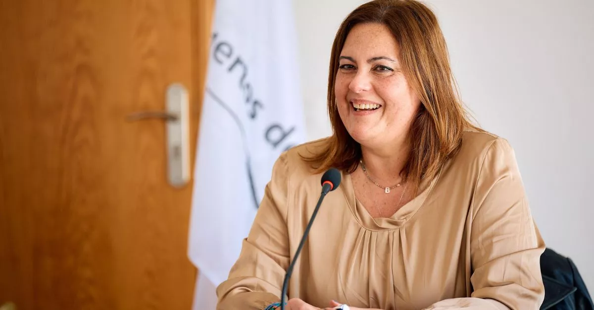 La presidenta de la Autoridad Portuaria, Beatriz Calzada, tras el Consejo de Administración celebrado en Lanzarote. / AHEl