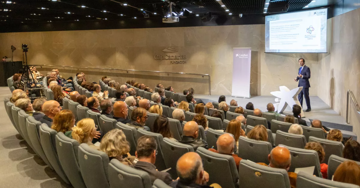 CaixaBank analiza las perspectivas económicas y financieras para 2025 con sus clientes en Tenerife./ CEDIDA