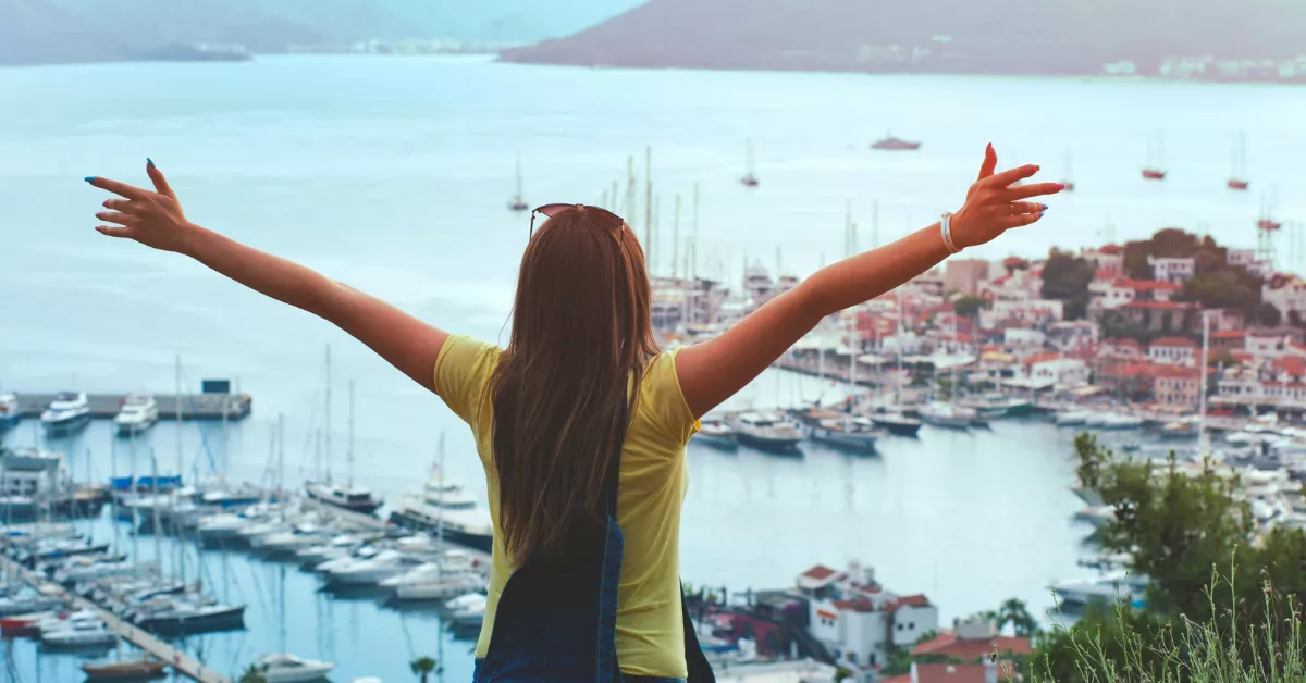 Imagen de una persona de viaje / PEXELS