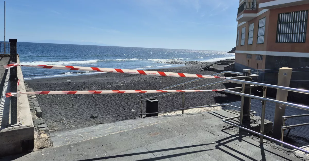 Cierre de la playa de Los Guanches, en Candelaria./ IMAGEN DE ARCHIVO
