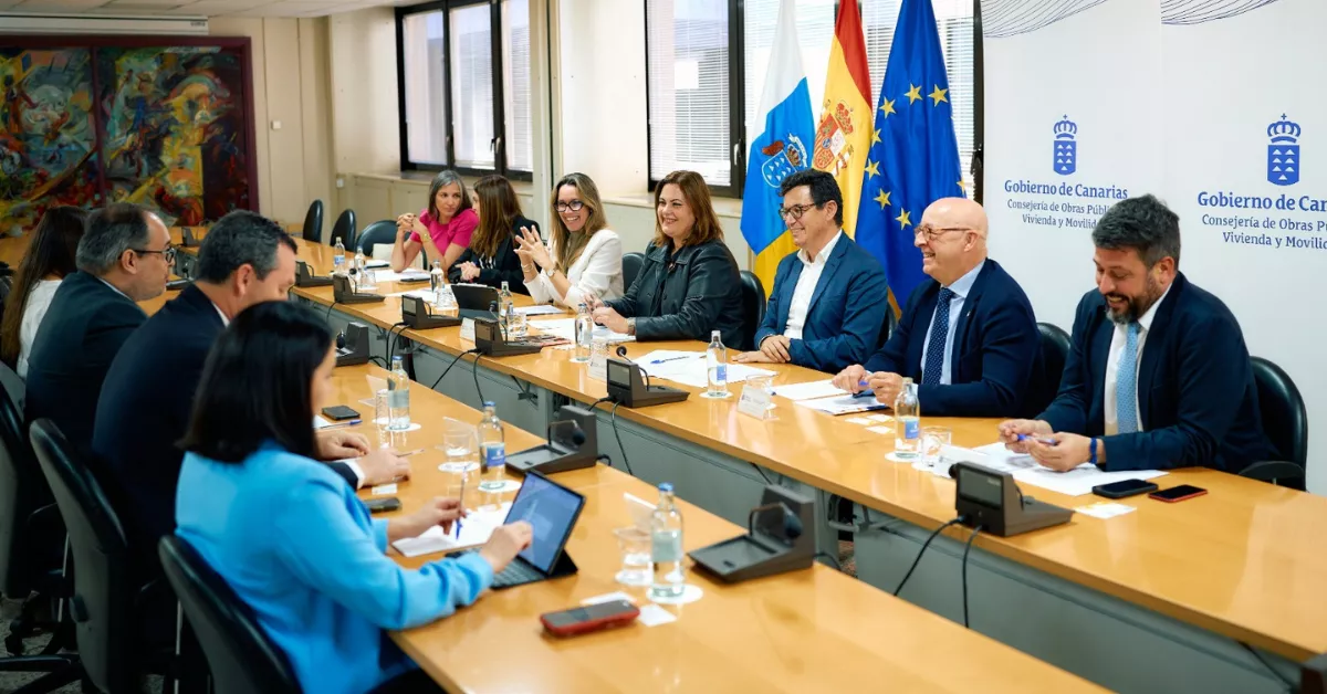 Reunión para hablar de la visita del Corredor Atlántico / GOBIERNO DE CANARIAS