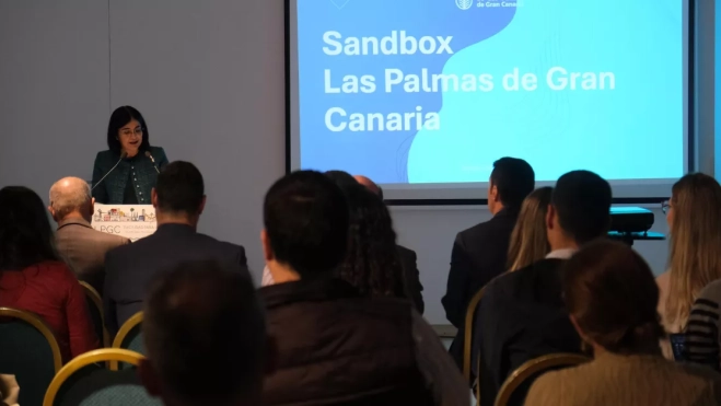 La alcaldesa Carolina Darias durante la presentación del Sanbox / AYUNTAMIENTO DE LAS PALMAS(1) La alcaldesa Carolina Darias durante la presentación del Sanbox / AYUNTAMIENTO DE LAS PALMAS(1)