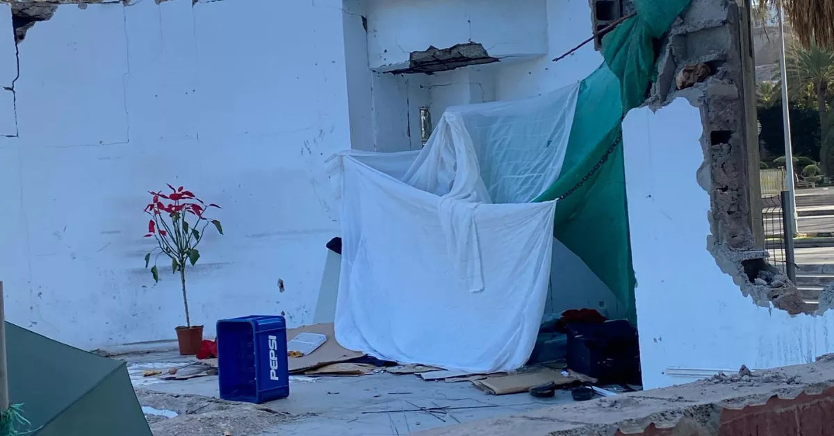 Imagen del asentamiento del 'okupa' de la TAO / PARTIDO POPULAR