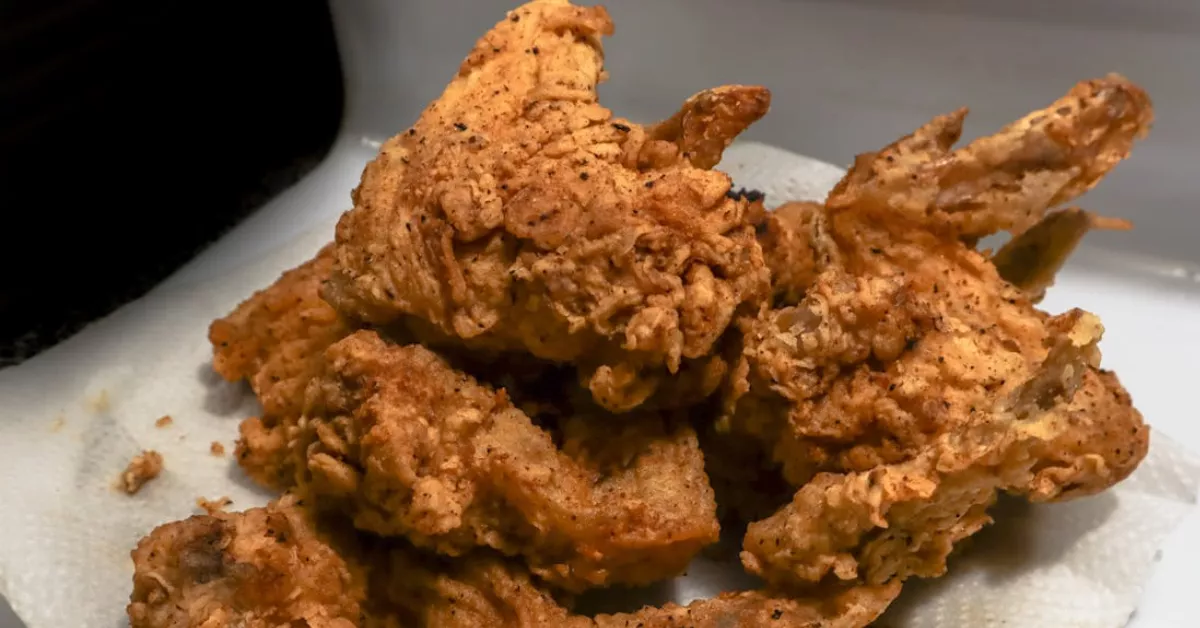 Imagen de pollo frito / PEXELS  