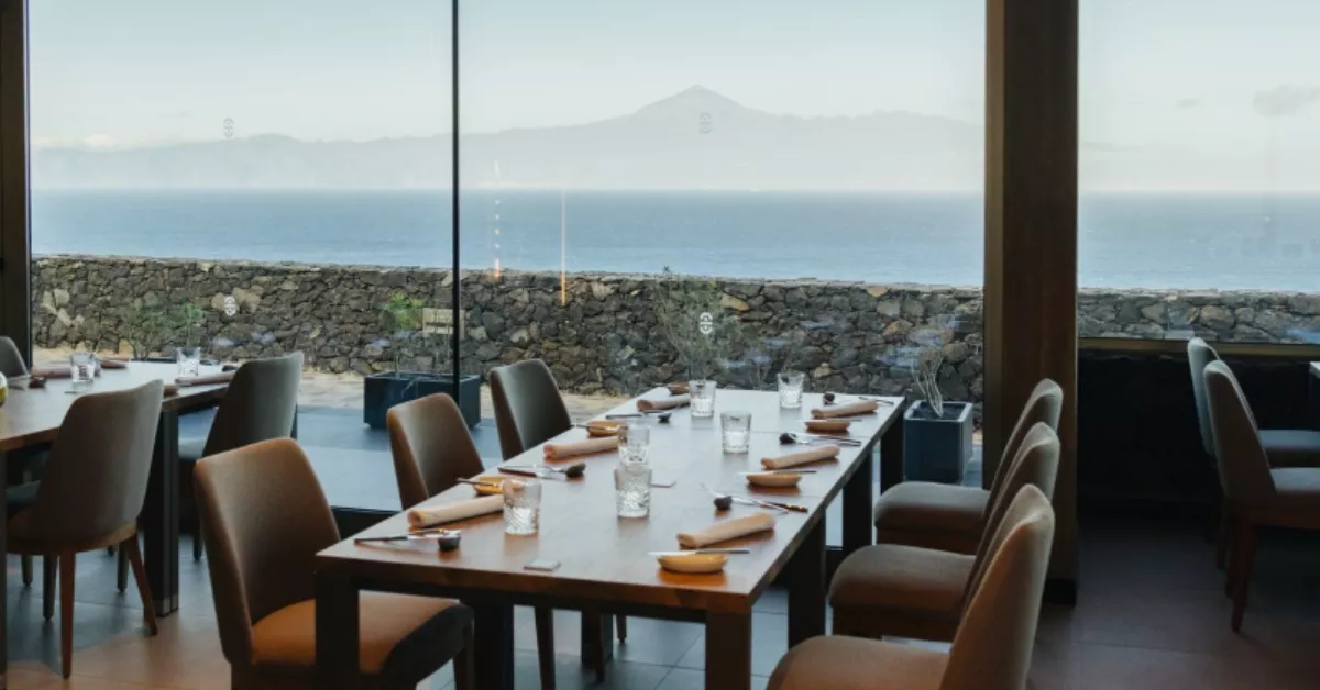 Restaurante Larrife en La Gomera / BANCA HOTEL