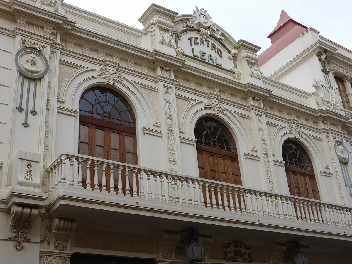 Fachada del Teatro Leal, antiguo cine de La Laguna. /Wikipedia