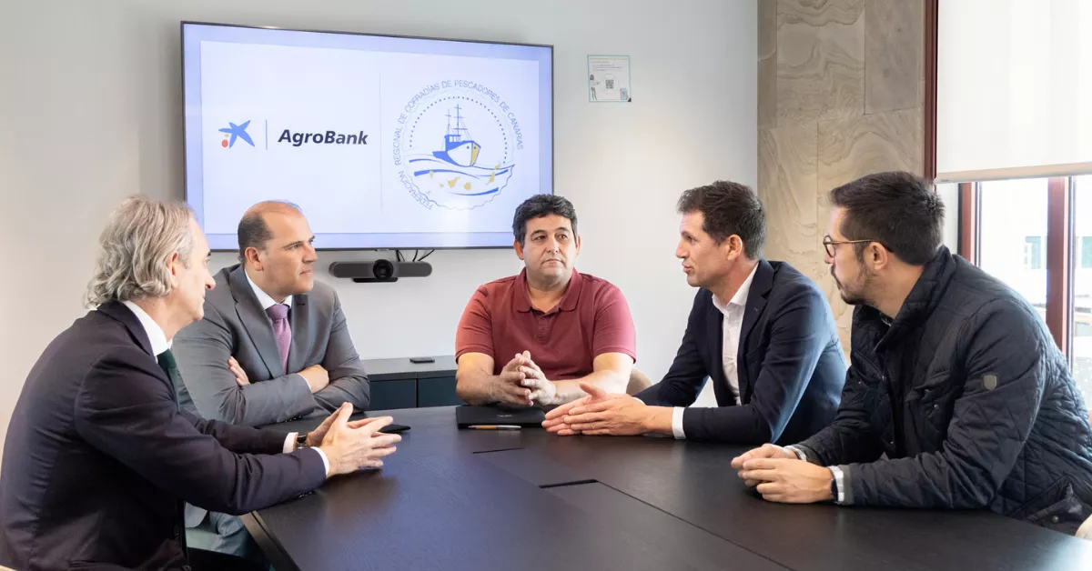 Firma CaixaBank y la Federación de Cofradías de Pescadores de Canarias / CAIXABANK