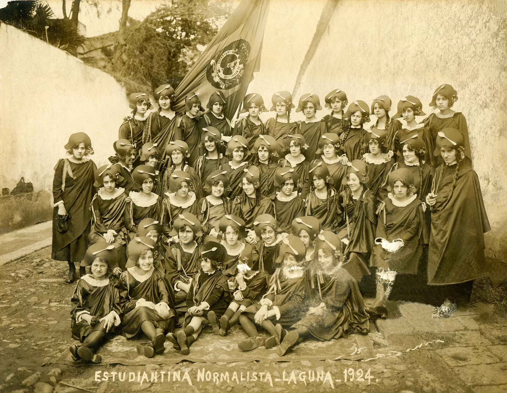 Estudiantina Normalista. /Flickr /BULL