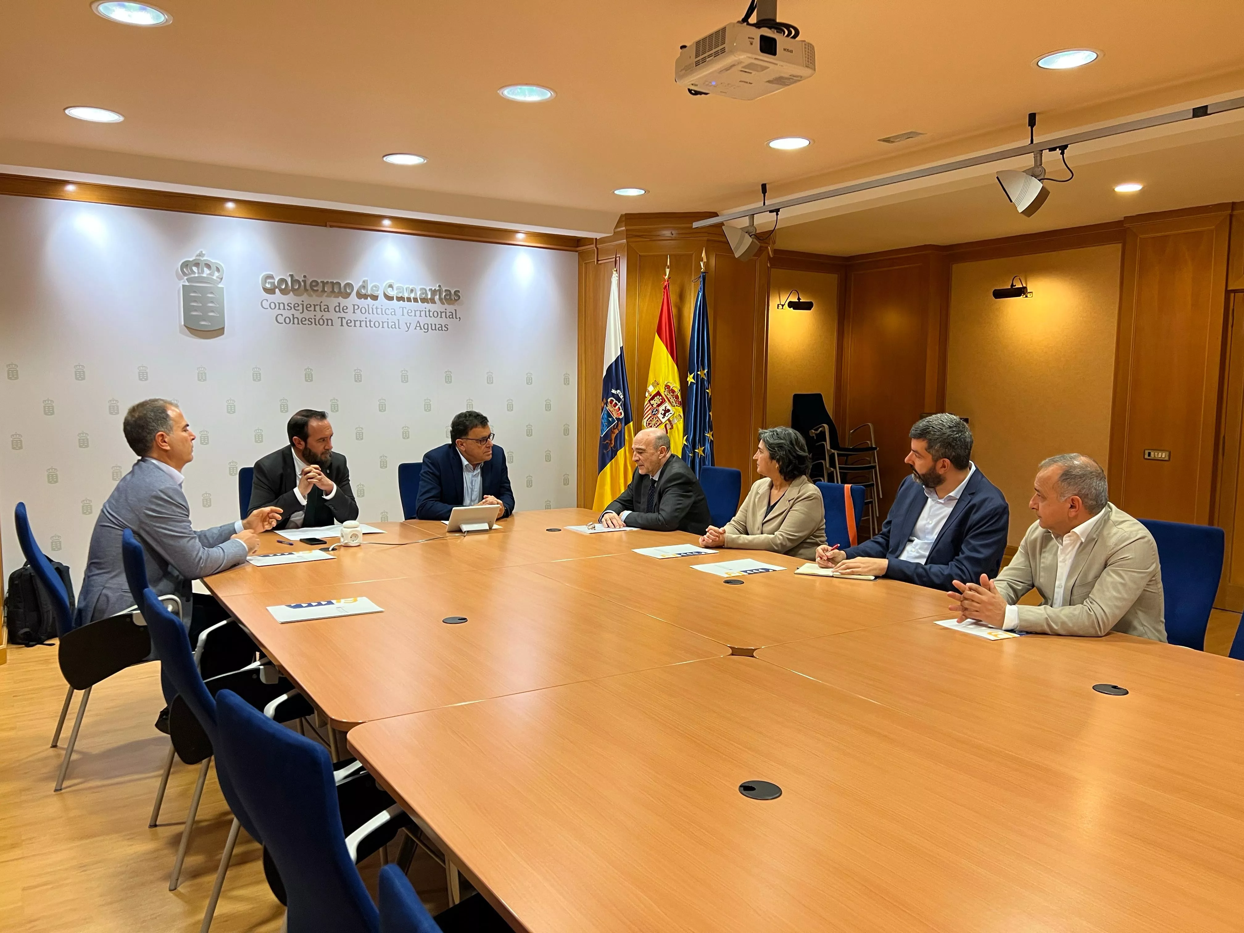 Reunión entre el IGN y Política Territorial. / GOBIERNO DE CANARIAS