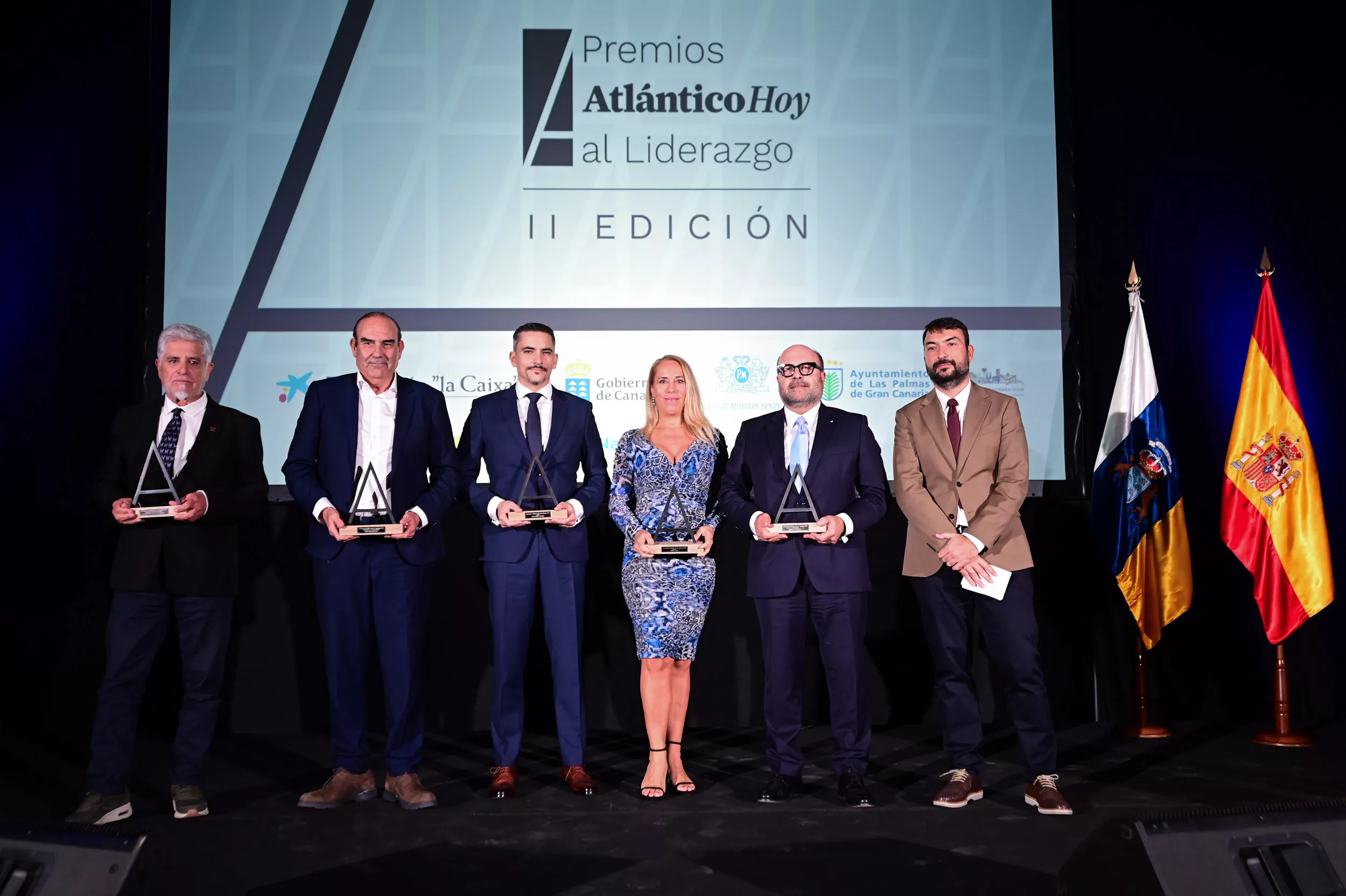 Alfredo Díaz Gutiérrez, de la Fundación César Manrique; José Luis Artiles, que recogió el galardón en nombre de Ana Díaz Artiles; Luis Pérez Orribo; Sonja Arup; y Santiago Guerra, que representó a Rodolfo Núñez; y Martín Alonso. / TONY HERNÁNDEZ