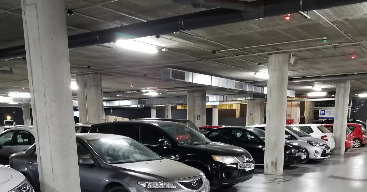 Imagen de un parking. / UNSPLASH - JUSTFLY NL