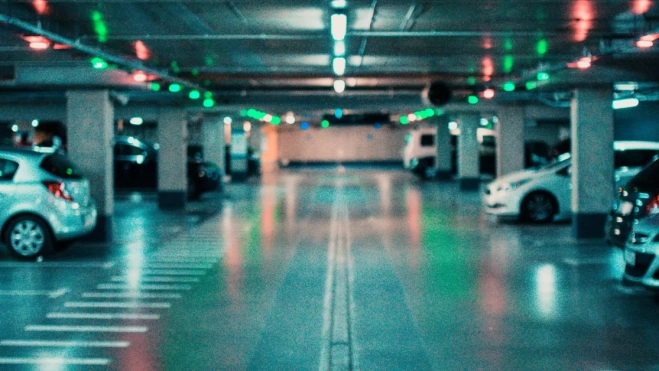 Interior de un parking. / UNSPLSH - PATRYK SIKORA Interior de un parking. / UNSPLSH - PATRYK SIKORA