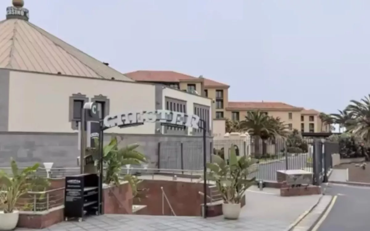 Irregularidades urbanísticas y riesgos de seguridad: la denuncia contra Chester Meloneras. En la imagen, entrada de la discoteca.