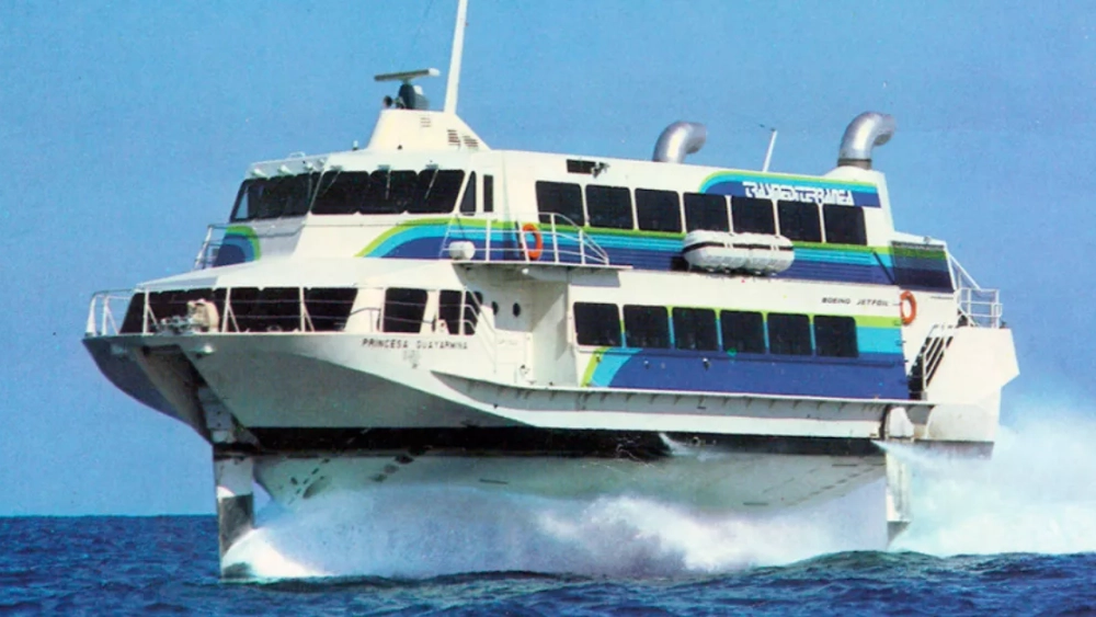 El Jet Foil de Trasmediterránea en Canarias./ ARCHIVO