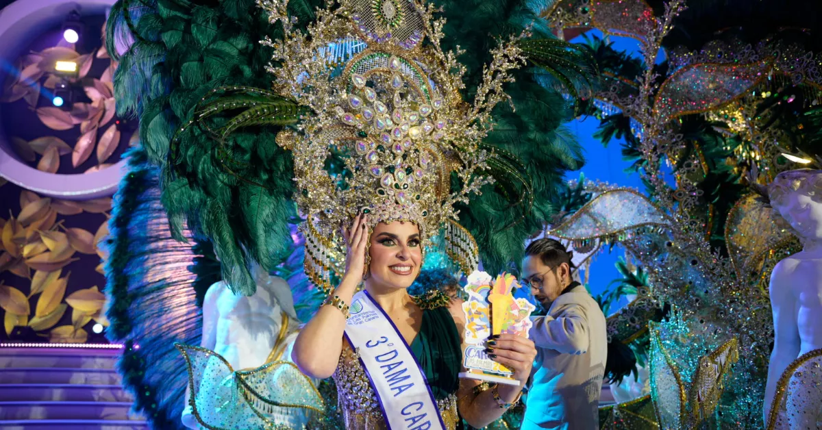 Tercera dama de honor del Carnaval de Las Palmas de Gran Canaria 2025 / LUIS MIGUEL AÑÓN