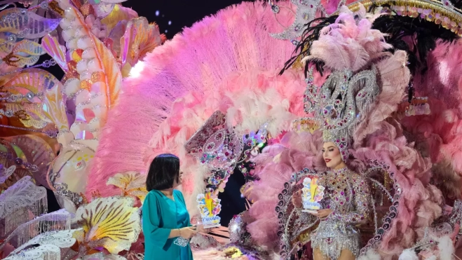 Segunda dama de honor del Carnaval de Las Palmas de Gran Canaria 2025 / EFE - ÁNGEL MEDINA Segunda dama de honor del Carnaval de Las Palmas de Gran Canaria 2025 / EFE - ÁNGEL MEDINA