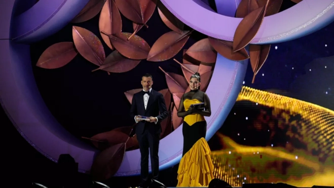 Los presentadores de la Gala, Dani Calero y Eloísa González / LUIS MIGUEL AÑÓN Los presentadores de la Gala, Dani Calero y Eloísa González / LUIS MIGUEL AÑÓN