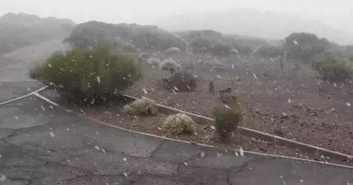 Comienza a nevar en el Teide / AH