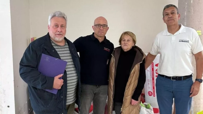 Otro momento del encuentro entre los estibadores y los afectados, en la reforma de AFA Algemesí. / Otro momento del encuentro entre los estibadores y los afectados, en la reforma de AFA Algemesí. /