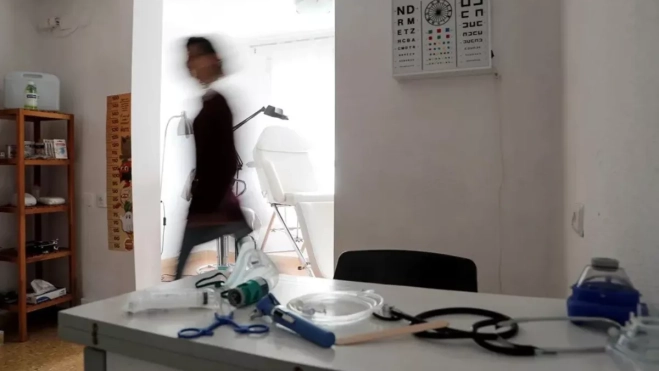 Imagen de una consulta médica. / MANUEL BRUQUE-EFE Imagen de una consulta médica. / MANUEL BRUQUE-EFE