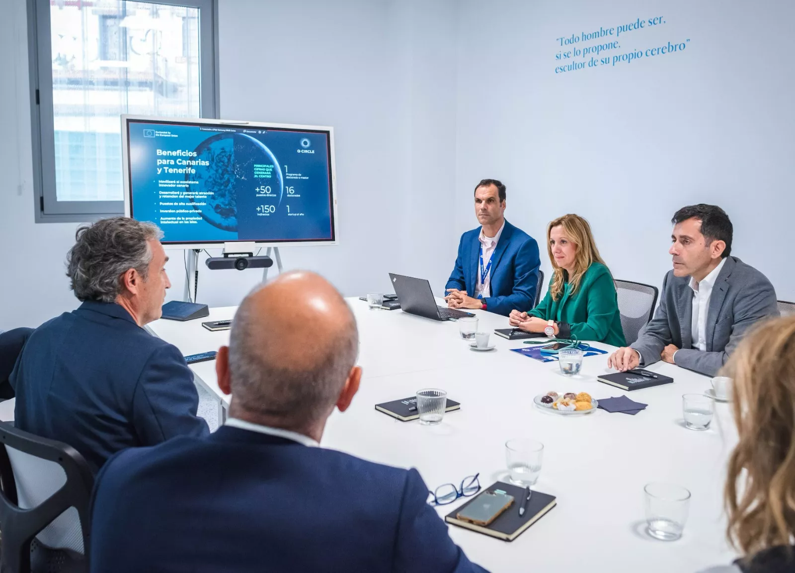 Reunión del Cabildo de Tenerife con la empresa Arquimea, con quien se va a poner en marcha Centro de Excelencia en Tecnologías Cuánticas de Canarias. / CEDIDA