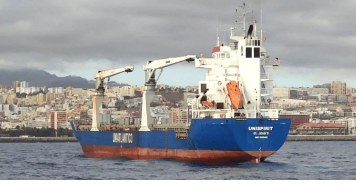 El mercante 'Unispirit', a su llegada al Puerto de Las Palmas, donde fue interceptado en 2020 con una gran cantidad de cocaína a bordo. / AH 