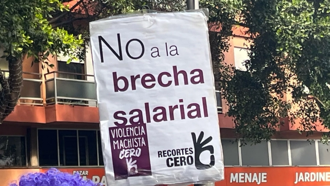 Pancarta en la Manifestación del 8M en Santa Cruz. /Atlántico Hoy