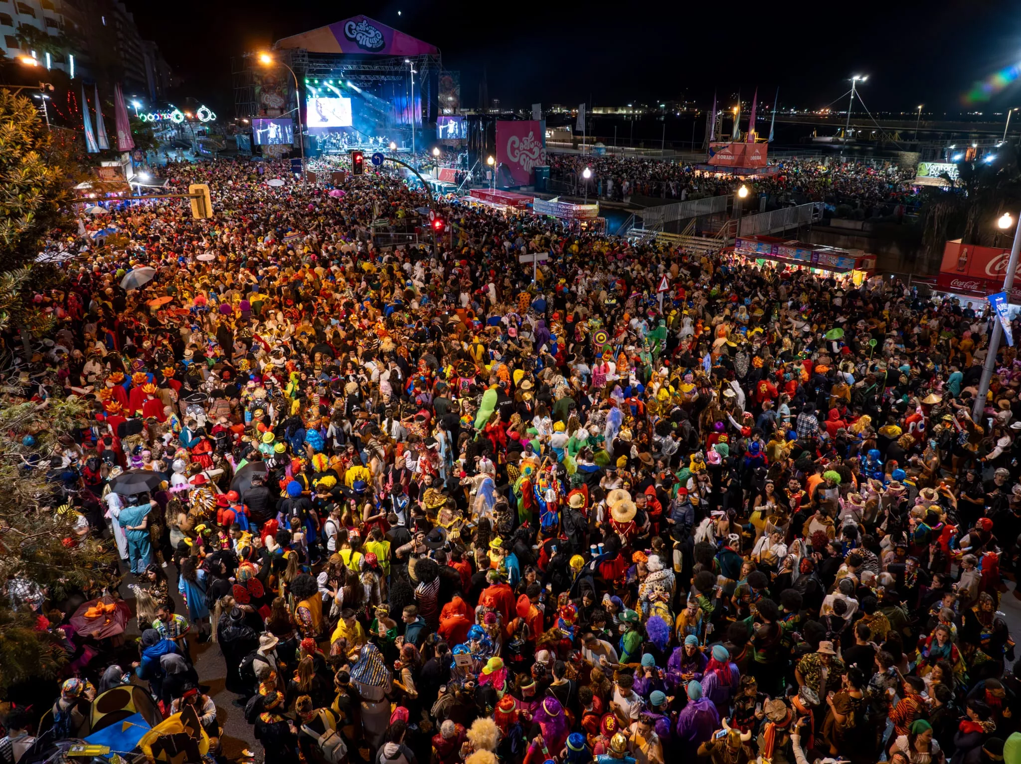 Imagen aérea del sábado de Carnaval en Santa Cruz de Tenerife. / AYUNTAMIENTO DE SANTA CRUZ DE TENERIFE