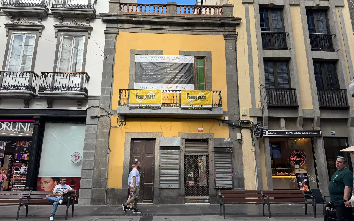 Triana tendrá su primer hotel: el número 54 de la calle Mayor se convierte en alojamiento turístico. / AH